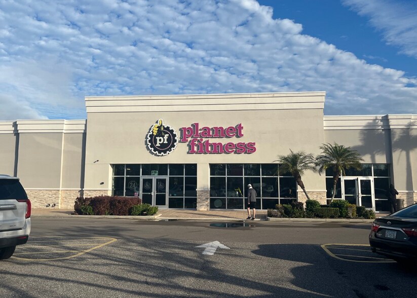 More Photos Of 8191-8195 S Tamiami Trl, Sarasota General Retail For Lease