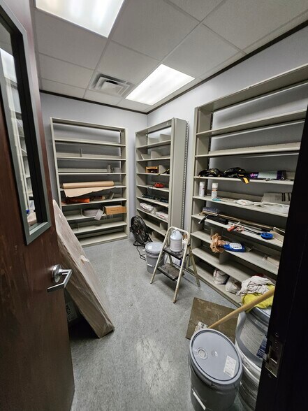 More Photos Of 14730 Yarberry St, Houston Unknown For Lease