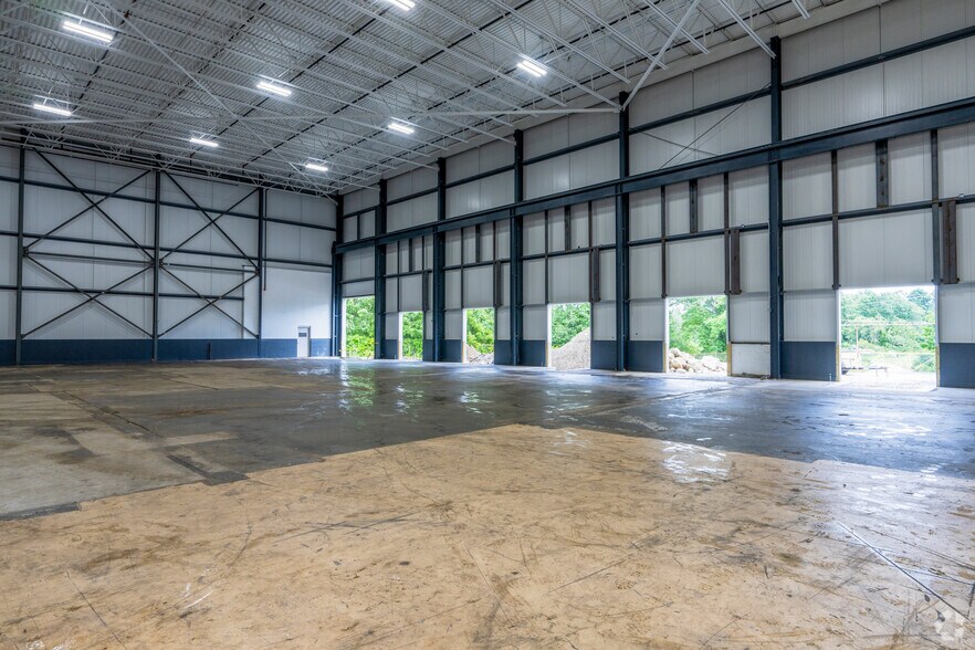 More Photos Of 1537 Grafton Rd, Millbury Warehouse For Lease