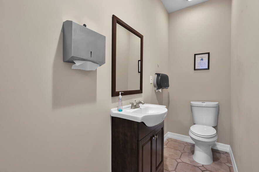 More Photos Of 22830 Fritz Ln, Spring Office For Sale
