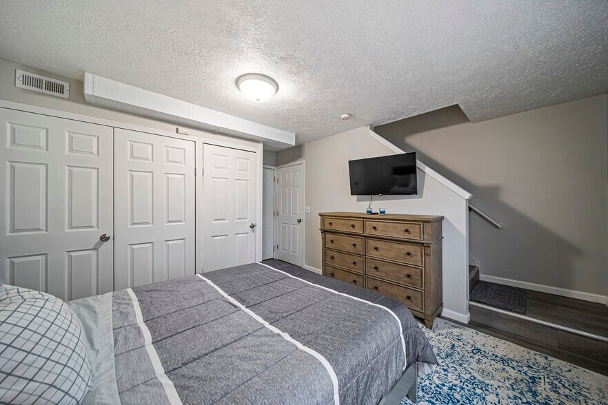 More Photos Of 6037 Lake Rd W, Ashtabula Apartments For Sale