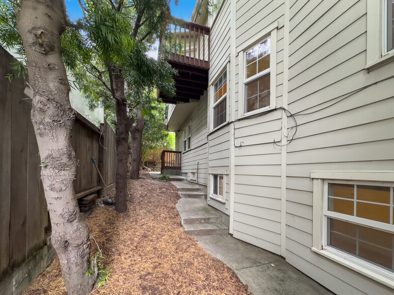 More Photos Of 534 Adams St, Albany Apartments For Sale