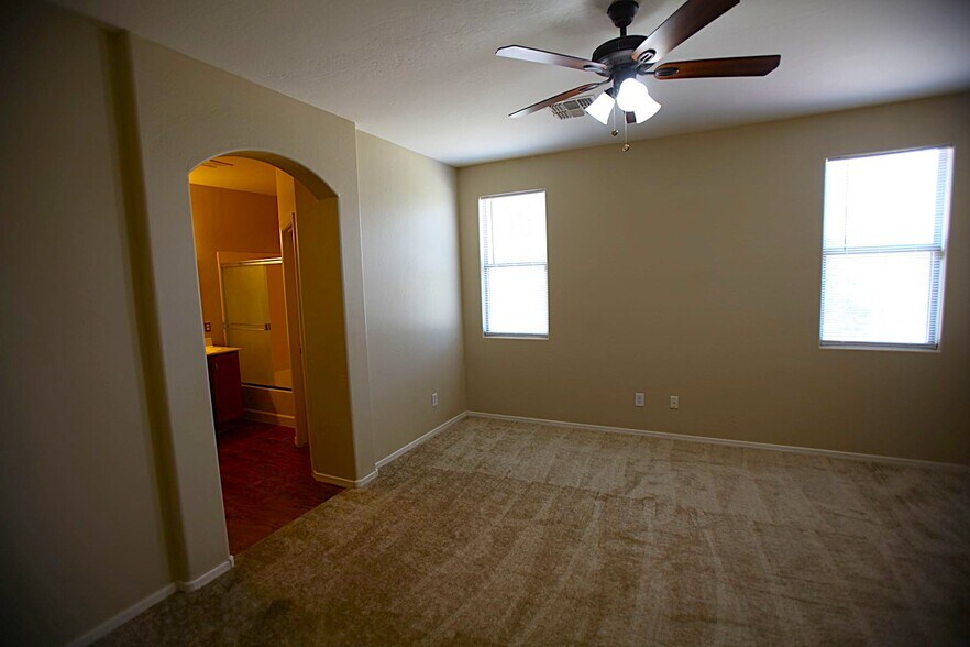 More Photos Of 14230 W Calavar Rd, Surprise Multifamily For Sale