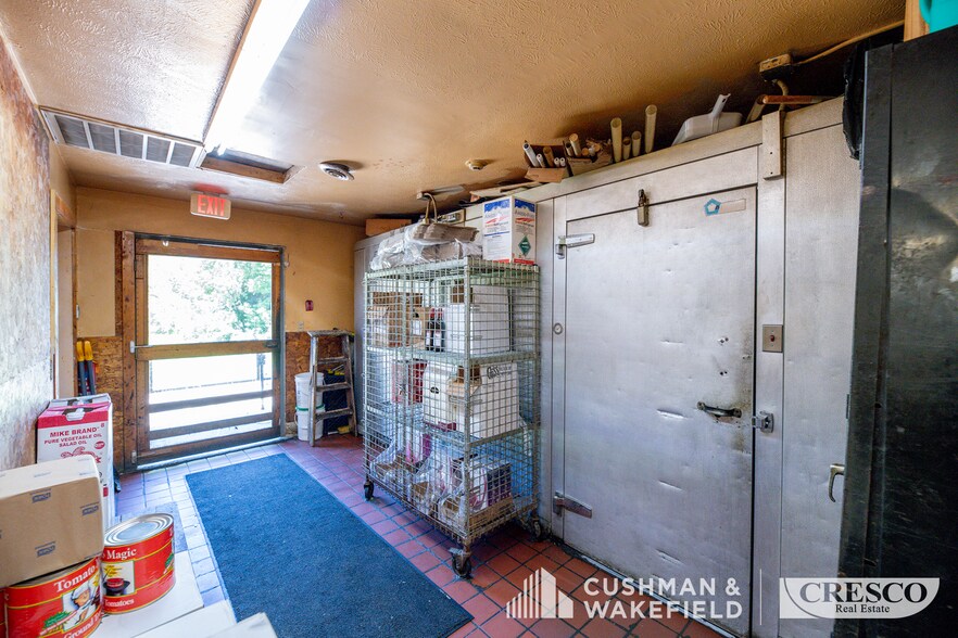 More Photos Of 29303 Euclid Ave, Wickliffe Restaurant For Sale