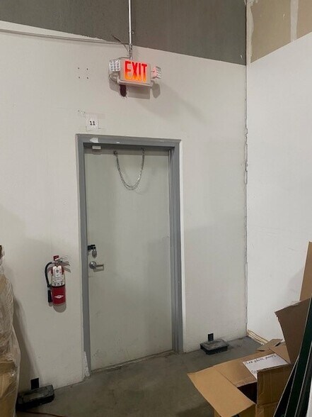 More Photos Of 2951 Marion Dr, Las Vegas Warehouse For Lease