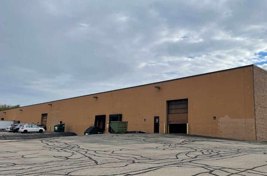 More Photos Of 2855-2885 S Calhoun Rd, New Berlin Warehouse For Lease