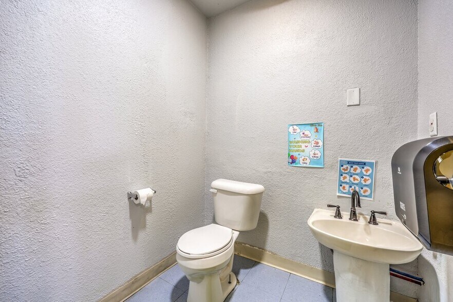 More Photos Of 3710 S Sandhill Rd, Las Vegas Daycare Center For Sale