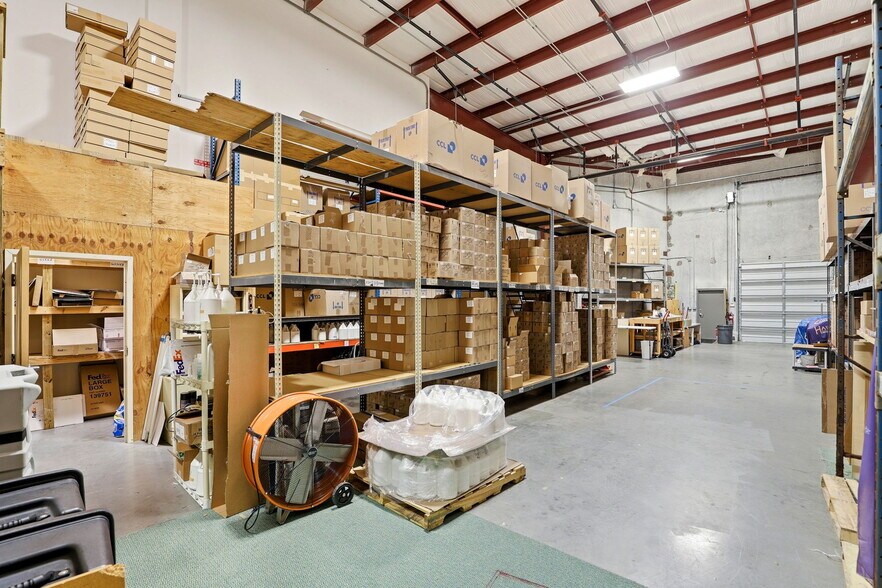 More Photos Of 6881 Kingspointe Pky, Orlando Flex For Sale