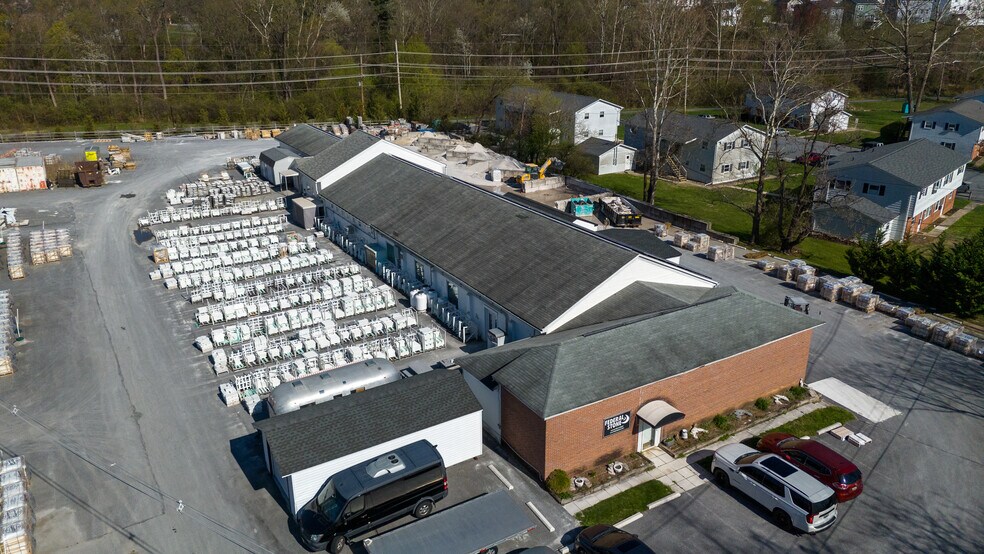More Photos Of 142 Water St, Thurmont Warehouse For Sale