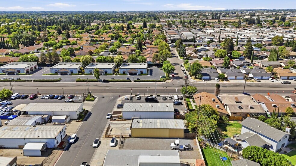 More Photos Of 1649 Carnegie St, Turlock Warehouse For Lease