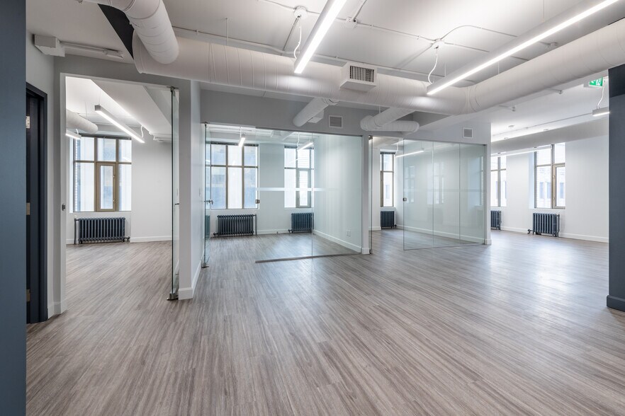 More Photos Of 372 Bay St, Toronto Office For Lease