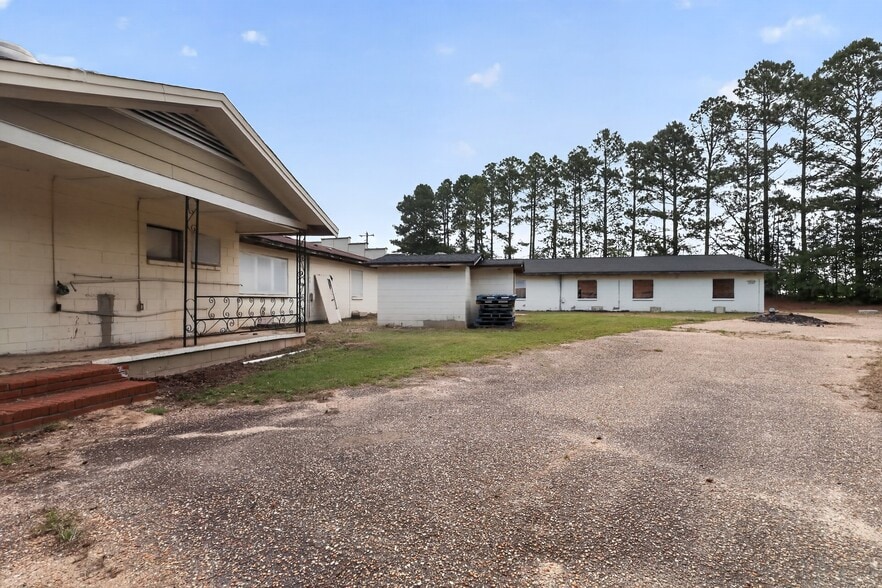 More Photos Of 6828 Old Stage Rd N, Angier Flex For Sale