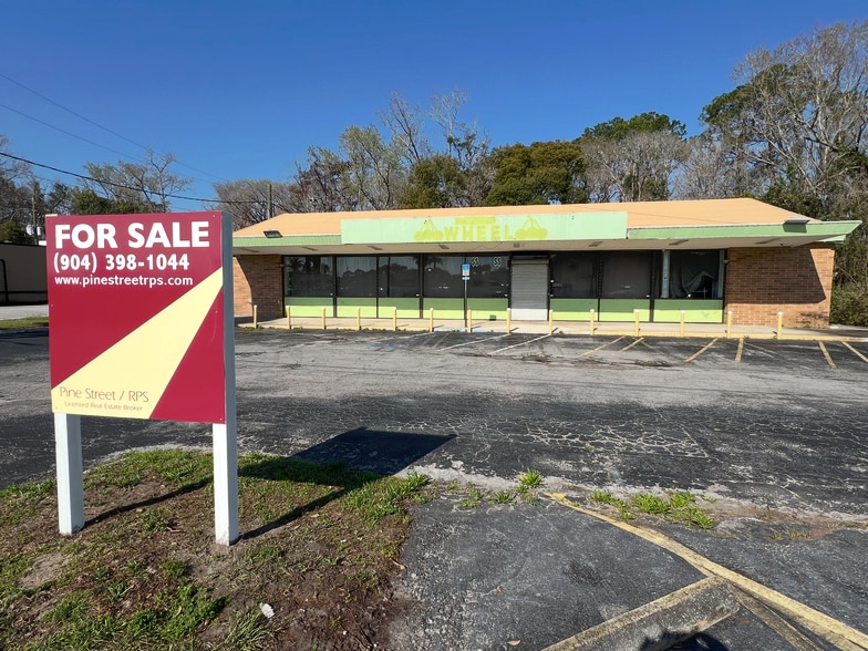 More Photos Of 4556 Blanding Blvd, Jacksonville Freestanding For Sale