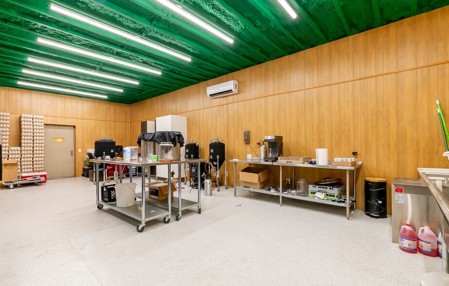 More Photos Of 927 E Madison St, Louisville Warehouse For Sale