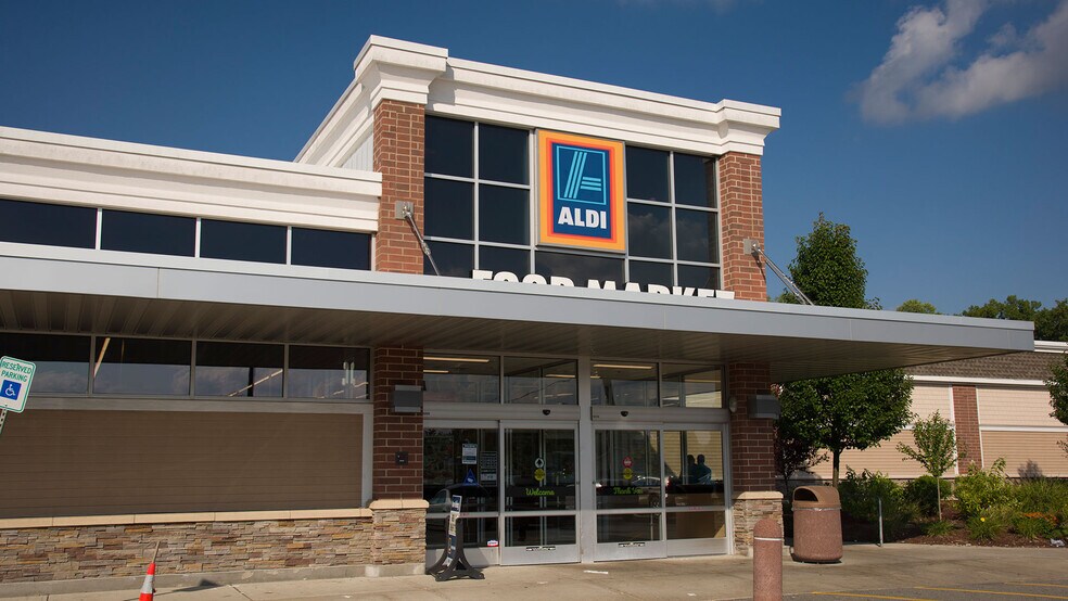 Primary Photo Of 539 S Broadway, Salem General Retail For Lease