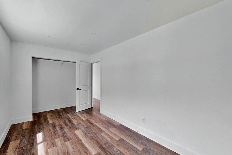 More Photos Of 11544 Cockleburr Rd, Roanoke Warehouse For Lease