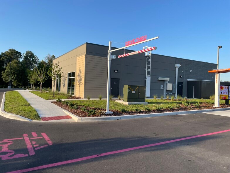 More Photos Of 24352 State Road 44, Eustis General Retail For Sale