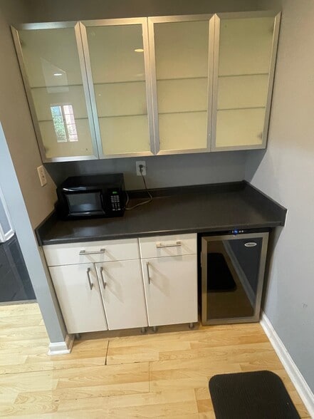 More Photos Of 8607-8609 2nd Ave, Silver Spring Medical For Sale