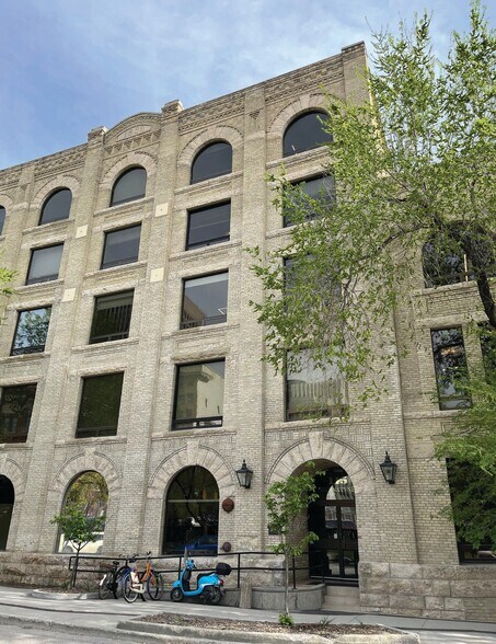 More Photos Of 115 Bannatyne Ave, Winnipeg Office For Lease