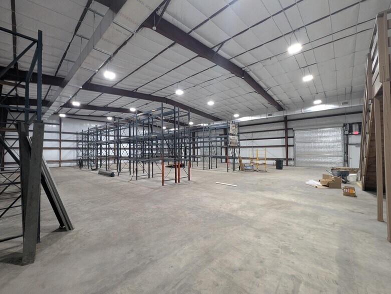 More Photos Of 450 Old Dixie Hwy, Vero Beach Industrial For Lease