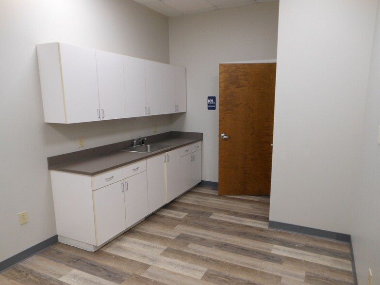 More Photos Of 10404 Chapel Hill Rd, Morrisville Light Distribution For Lease