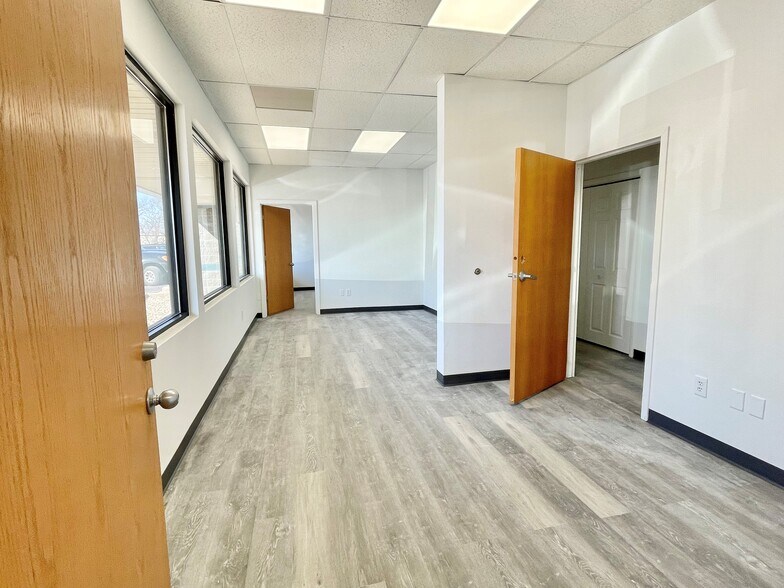 More Photos Of 630 W Lincoln Hwy, Merrillville Showroom For Lease