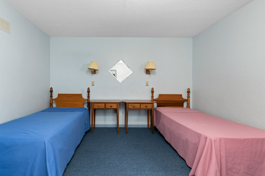 More Photos Of 218 Mill Rd, Woodstock Congregate Senior Housing For Sale