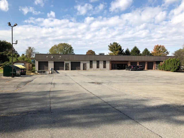 More Photos Of 3040 Industry Dr, Lancaster Flex For Sale