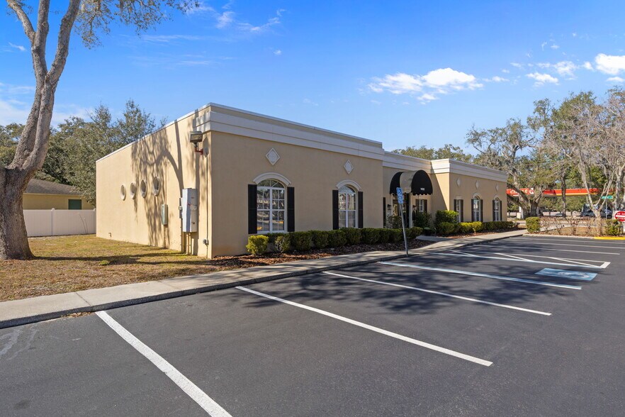 More Photos Of 14522 University Point Pl, Tampa Medical For Sale