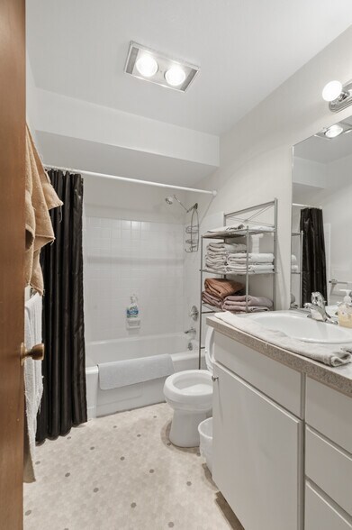 More Photos Of 2820 15th W, Seattle Apartments For Sale