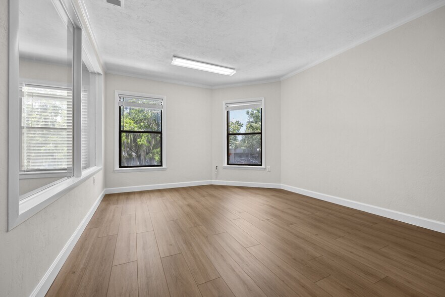 More Photos Of 4010 W Newberry Rd, Gainesville Office For Sale