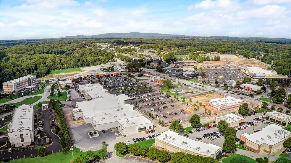 More Photos Of 3620 Pelham Rd, Greenville Unknown For Lease