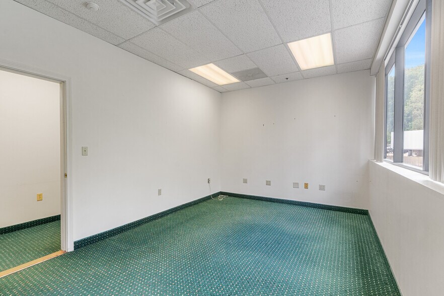 More Photos Of 285 Central St, Leominster General Retail For Lease