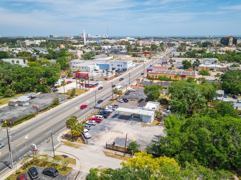 More Photos Of 555 W International Speedway Blvd, Daytona Beach Auto Dealership For Sale