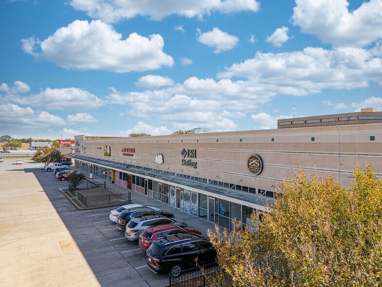 More Photos Of 13167 Northwest Fwy, Houston Unknown For Lease