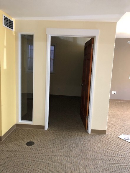 More Photos Of 1620-1622 Wilshire Blvd, Santa Monica Storefront Retail Office For Lease