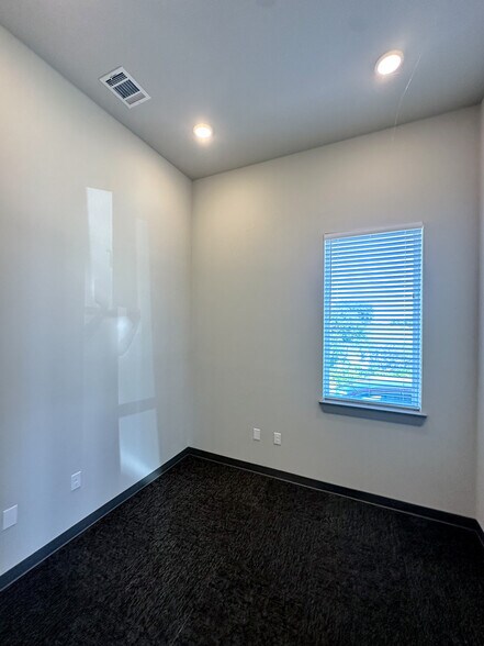 More Photos Of 525 Shiloh Rd, Plano Medical For Sale