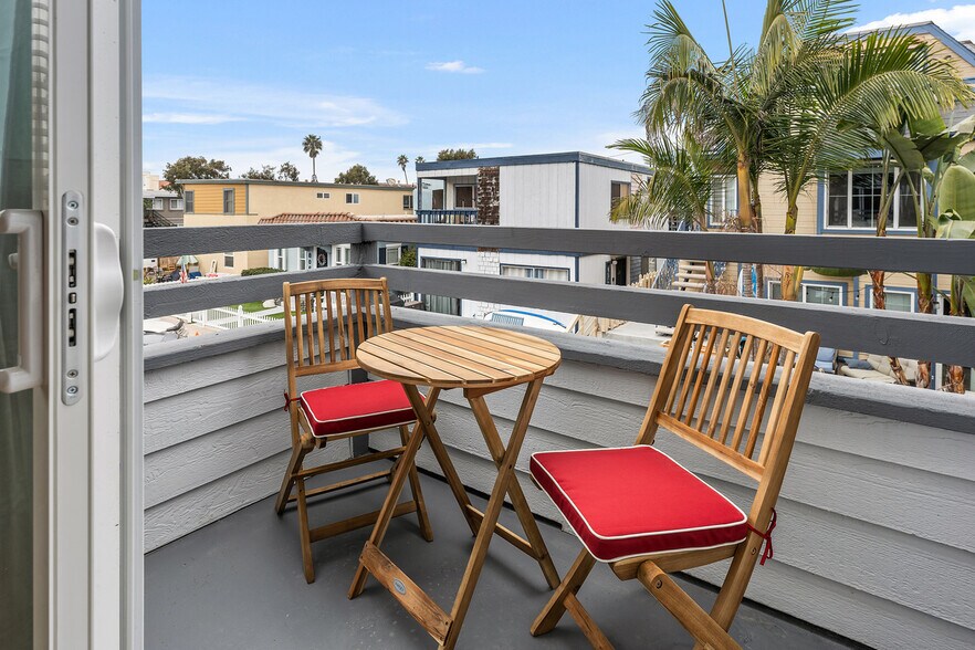 More Photos Of 813 Isthmus Ct, San Diego Apartments For Sale
