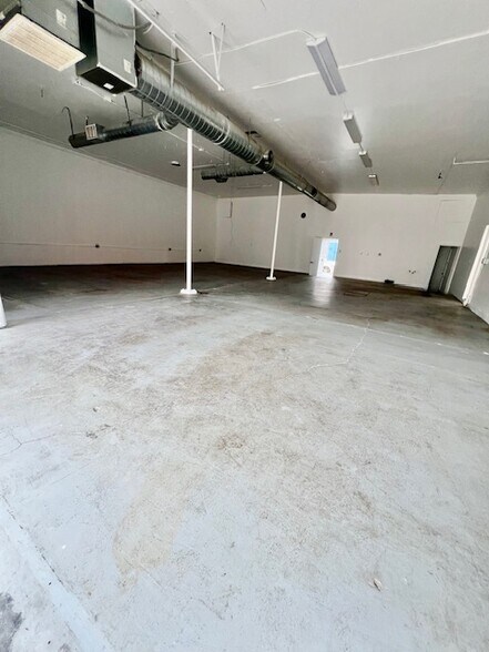 More Photos Of 3221 Union Pacific Ave, Los Angeles Warehouse For Lease