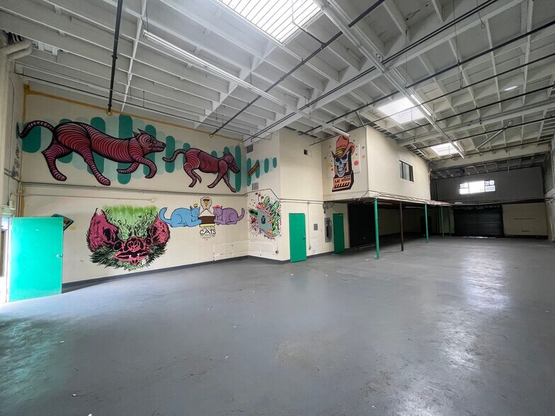 More Photos Of 1025 E 18th St, Los Angeles Warehouse For Lease