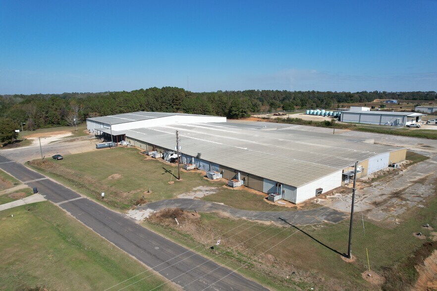 More Photos Of 25389 Blakely Rd, Arlington Warehouse For Lease