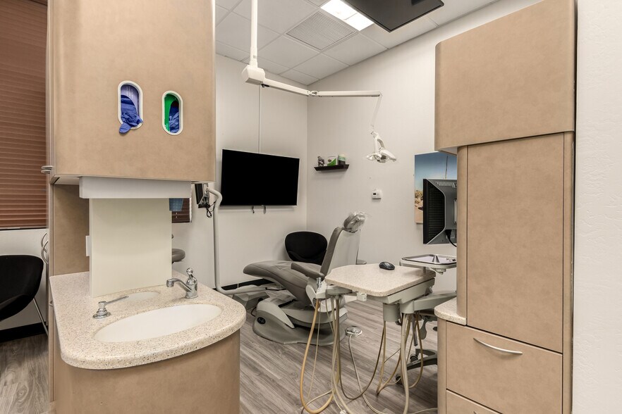 More Photos Of 1355 S Higley Rd, Gilbert Medical For Lease