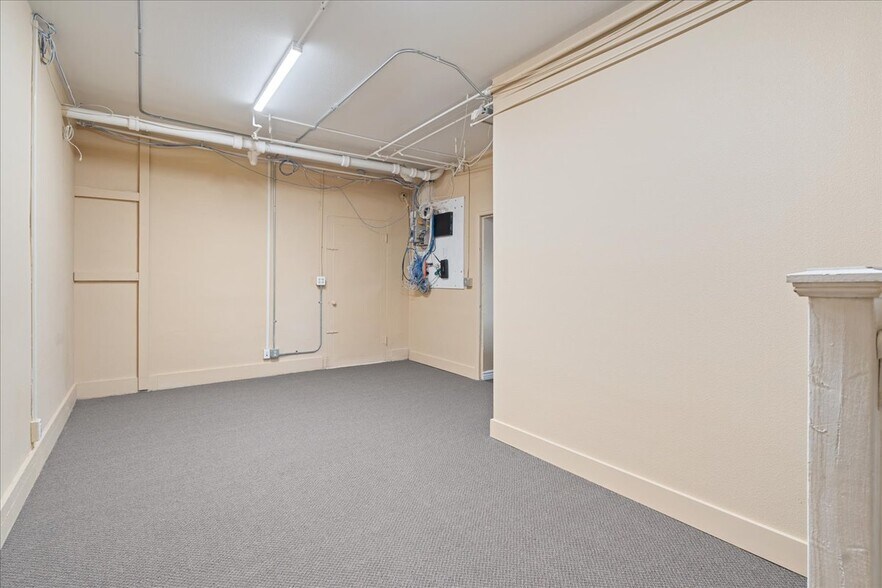 More Photos Of 601 E Lincolnway, Cheyenne Storefront Retail Residential For Sale