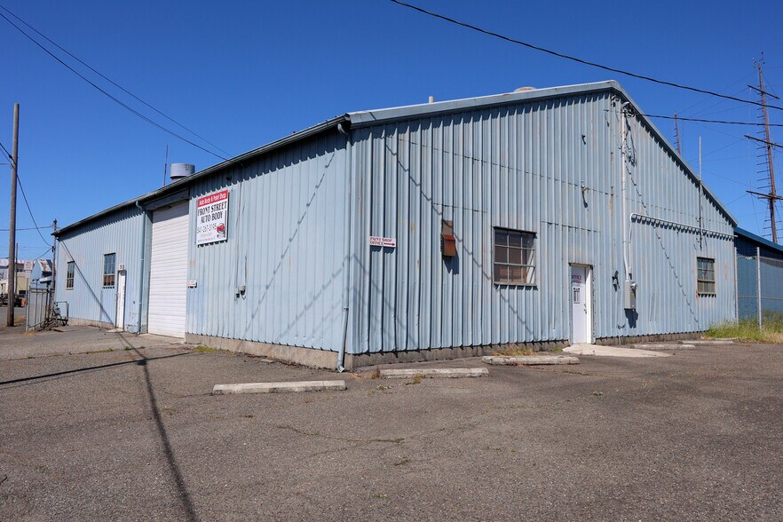 More Photos Of 390 N Front St, Coos Bay Industrial For Sale