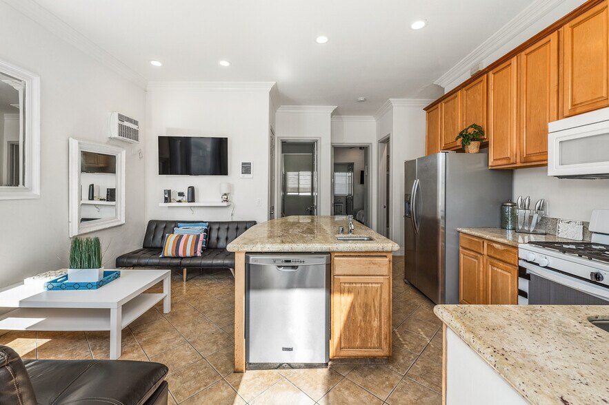 More Photos Of 714-16 York ct, San Diego Apartments For Sale