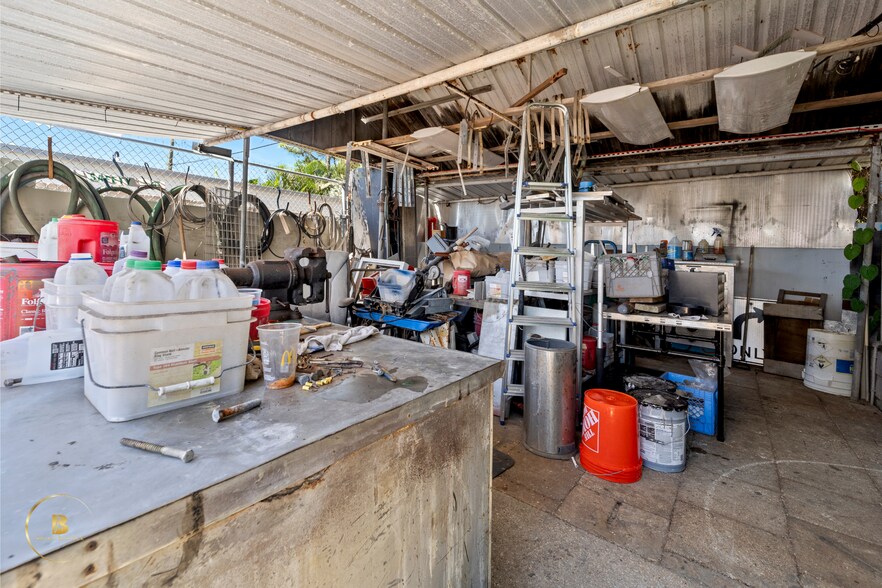 More Photos Of 342 N Orlando Ave, Cocoa Beach Light Manufacturing For Sale