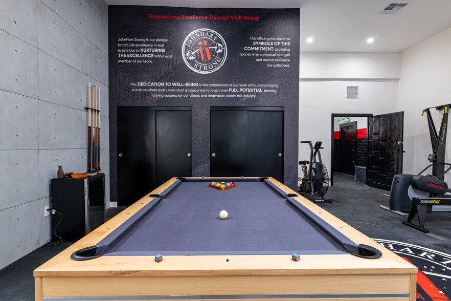 More Photos Of 203-215 N Victory Blvd, Burbank Office For Lease