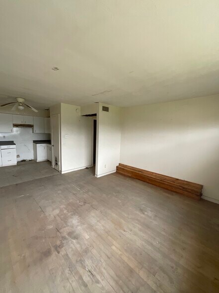 More Photos Of 3201 Texas Ave, La Marque Warehouse For Sale