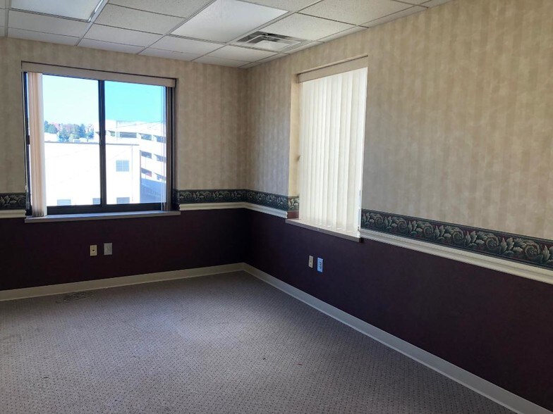 More Photos Of 20 N Pennsylvania Ave, Greensburg Office For Lease