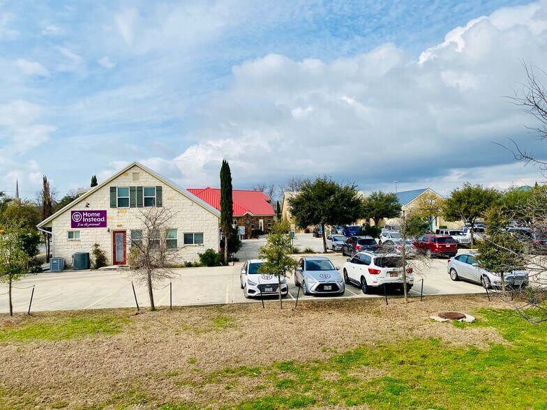 More Photos Of 910 Gruene Rd, New Braunfels Medical For Lease